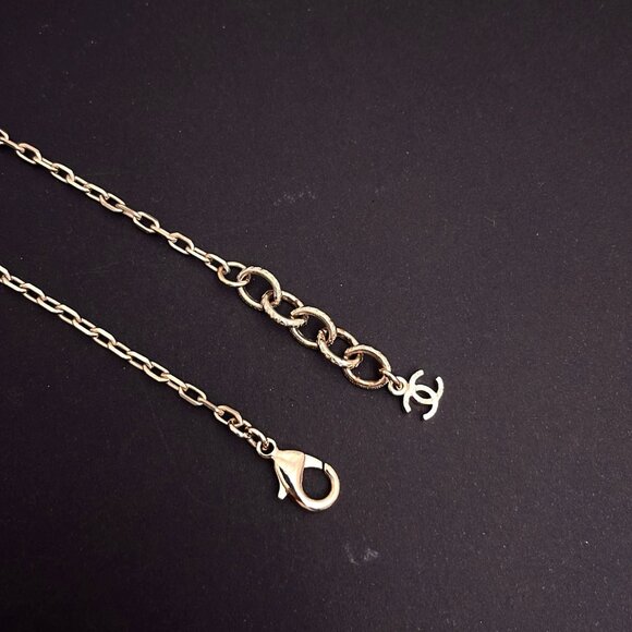 Chanel Metal Resin Pearl I Love Coco Necklace Gold Multicolor - Picture 3 of 8